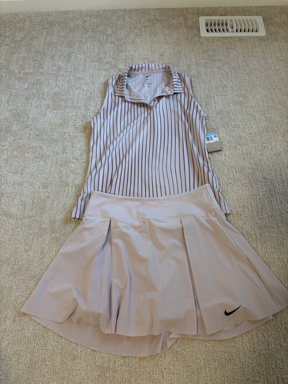 Nike Women’s Golf Outfit